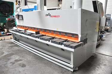 Colly shear sold to French customer